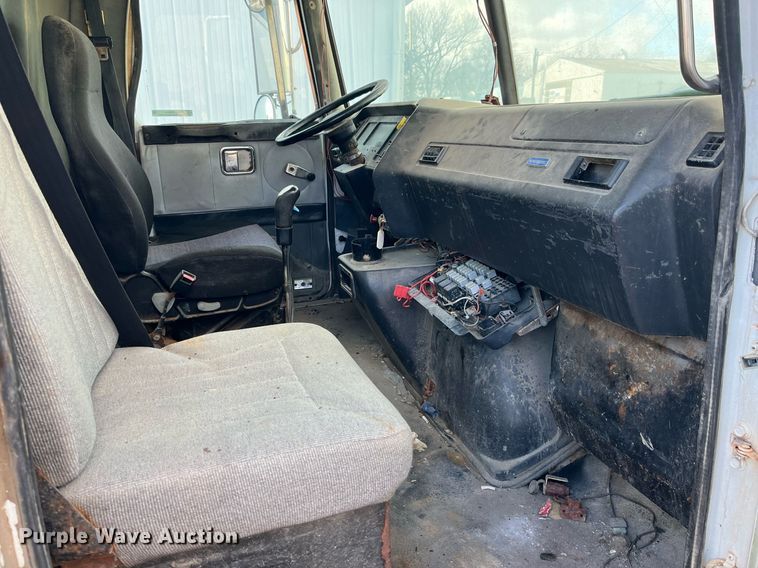 image for item LD9954 1995 White GMC WCA feed delivery truck