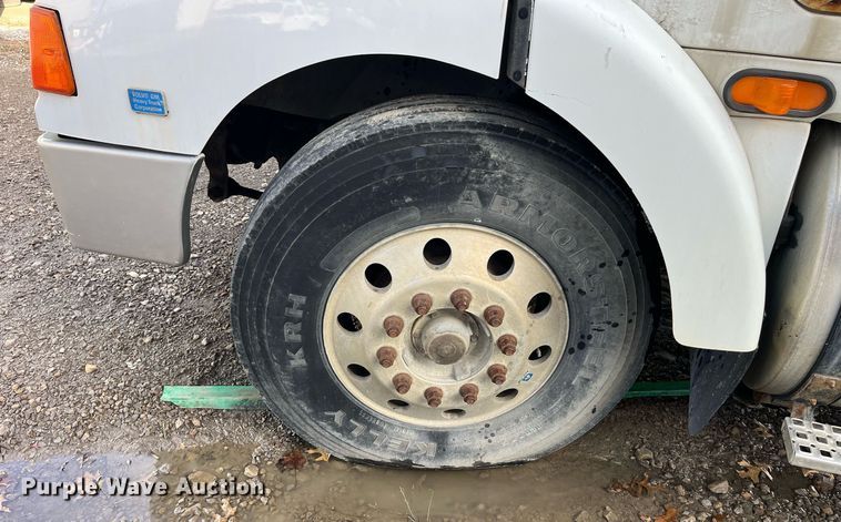 image for item LD9954 1995 White GMC WCA feed delivery truck