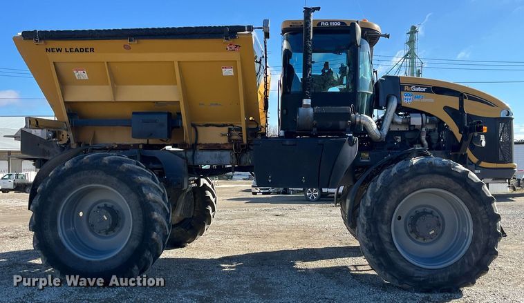 image for item LD9960 2013 RoGator RG1100 applicator 