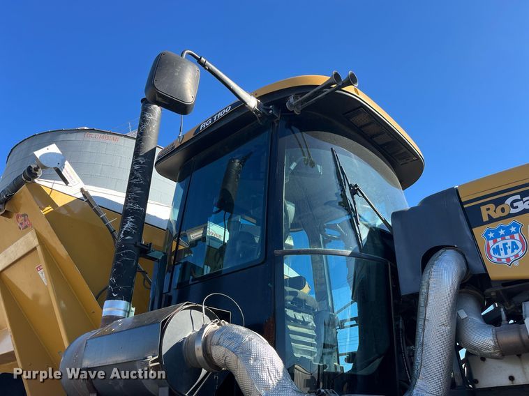 image for item LD9960 2013 RoGator RG1100 applicator 