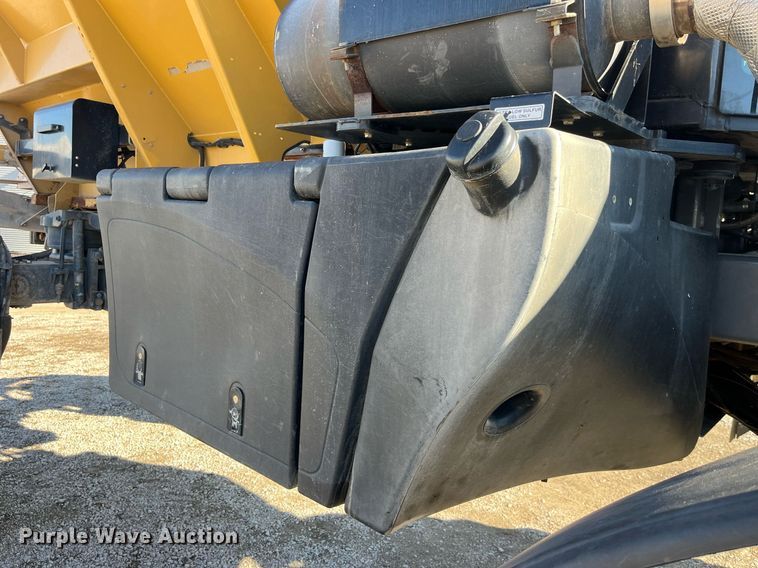 image for item LD9960 2013 RoGator RG1100 applicator 
