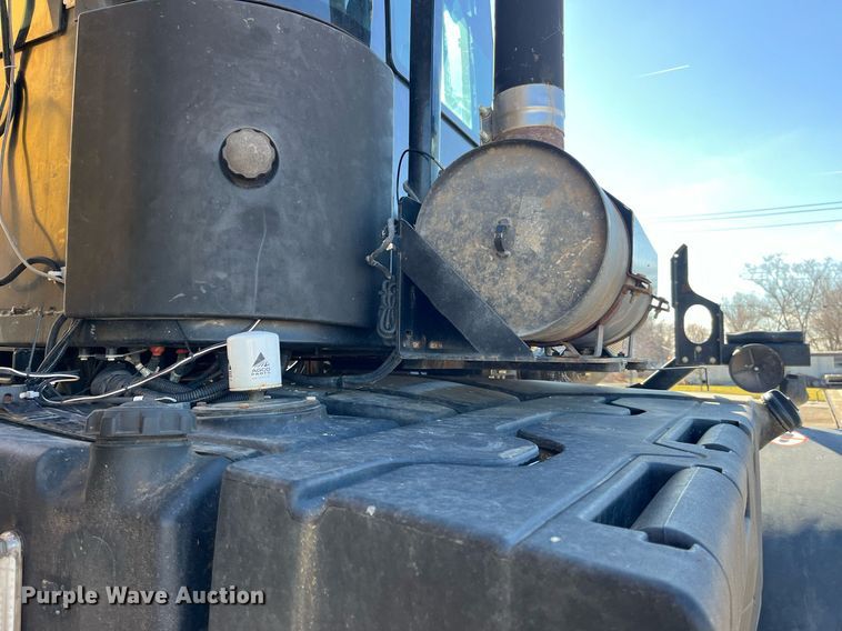 image for item LD9960 2013 RoGator RG1100 applicator 