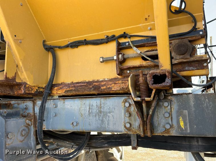 image for item LD9960 2013 RoGator RG1100 applicator 