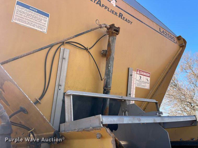 image for item LD9960 2013 RoGator RG1100 applicator 