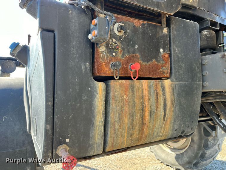 image for item LD9960 2013 RoGator RG1100 applicator 