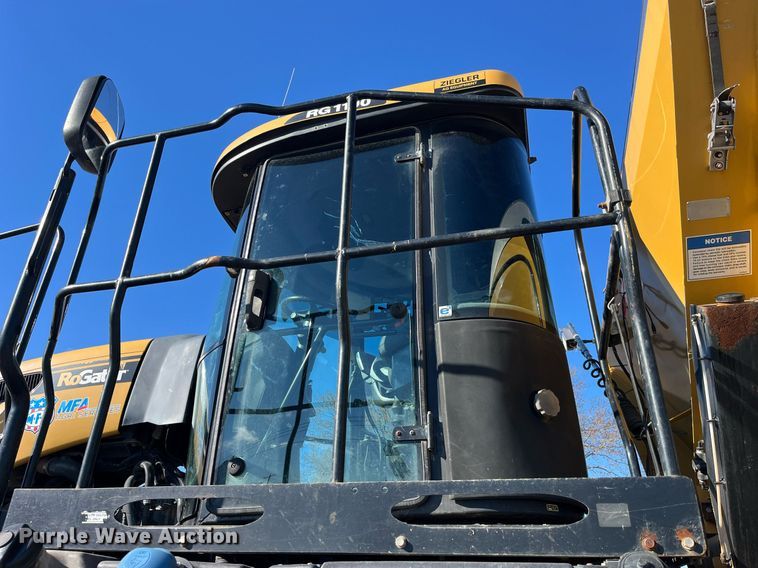 image for item LD9960 2013 RoGator RG1100 applicator 