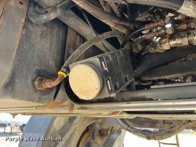 image for item LD9960 2013 RoGator RG1100 applicator 