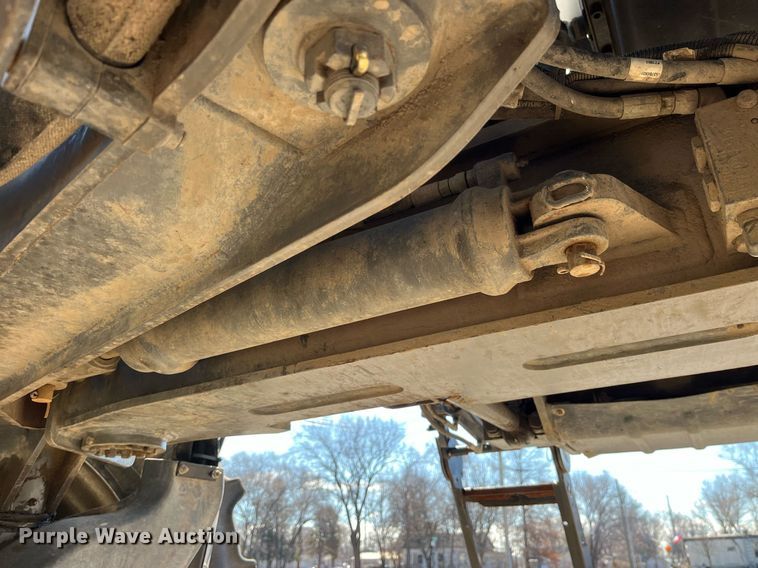 image for item LD9960 2013 RoGator RG1100 applicator 