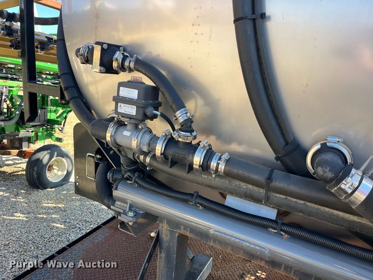 image for item LD9960 2013 RoGator RG1100 applicator 