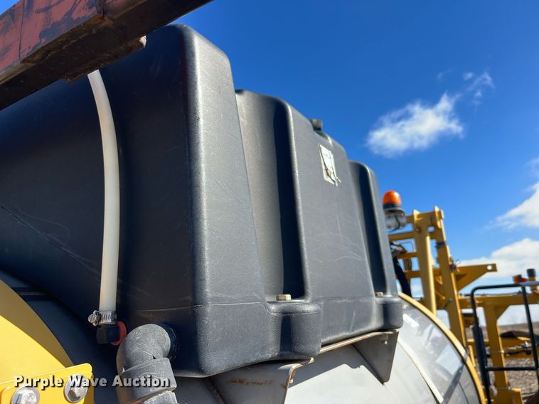 image for item LD9960 2013 RoGator RG1100 applicator 