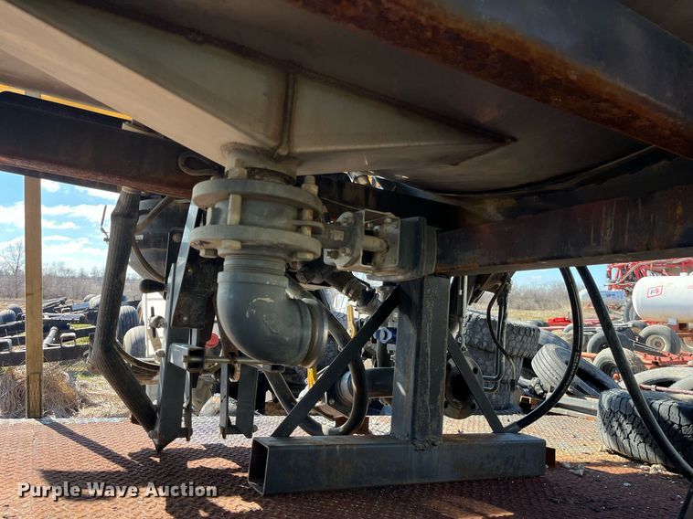 image for item LD9960 2013 RoGator RG1100 applicator 