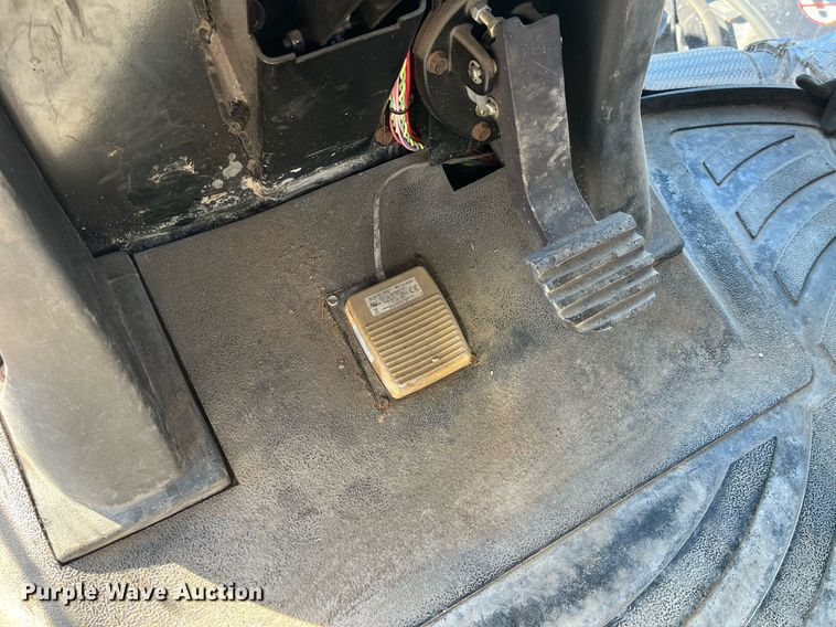 image for item LD9960 2013 RoGator RG1100 applicator 