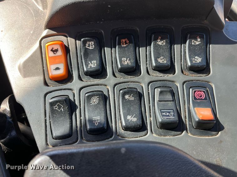 image for item LD9960 2013 RoGator RG1100 applicator 