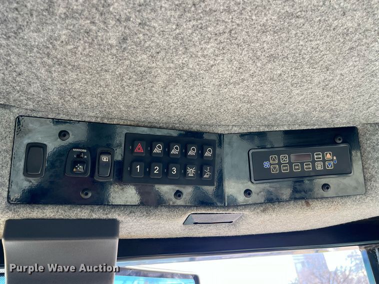 image for item LD9960 2013 RoGator RG1100 applicator 