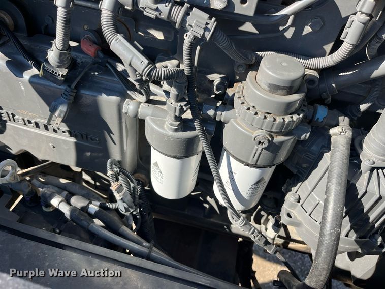 image for item LD9960 2013 RoGator RG1100 applicator 