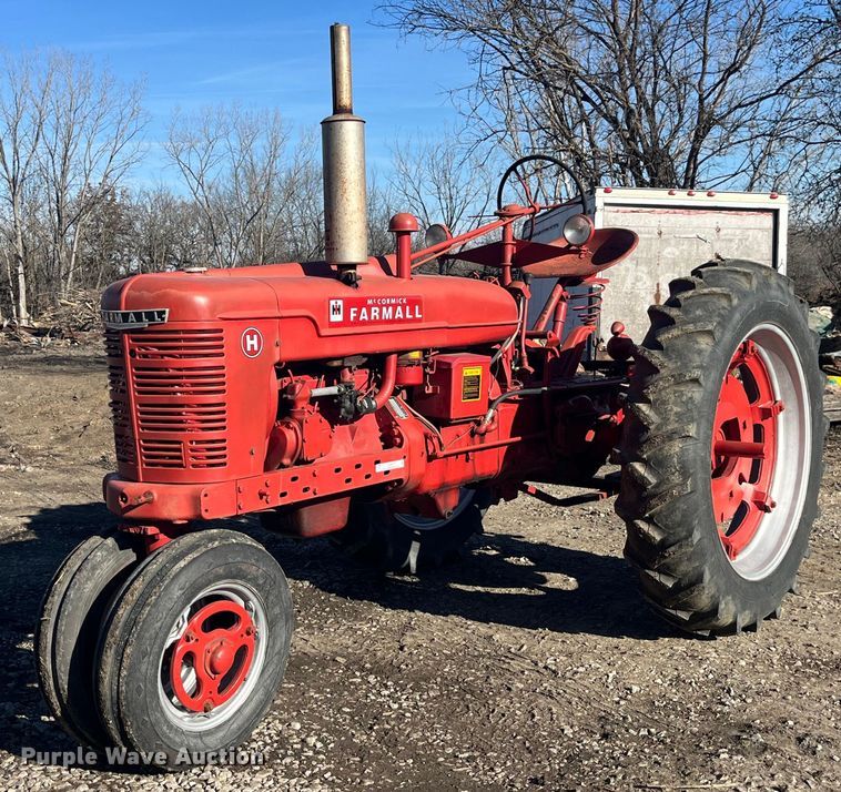 image for item LD9973 1951 International Harvester H tractor