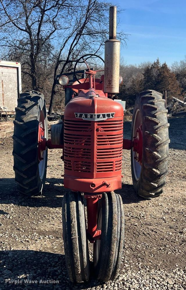 image for item LD9973 1951 International Harvester H tractor