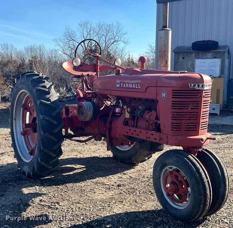image for item LD9973 1951 International Harvester H tractor