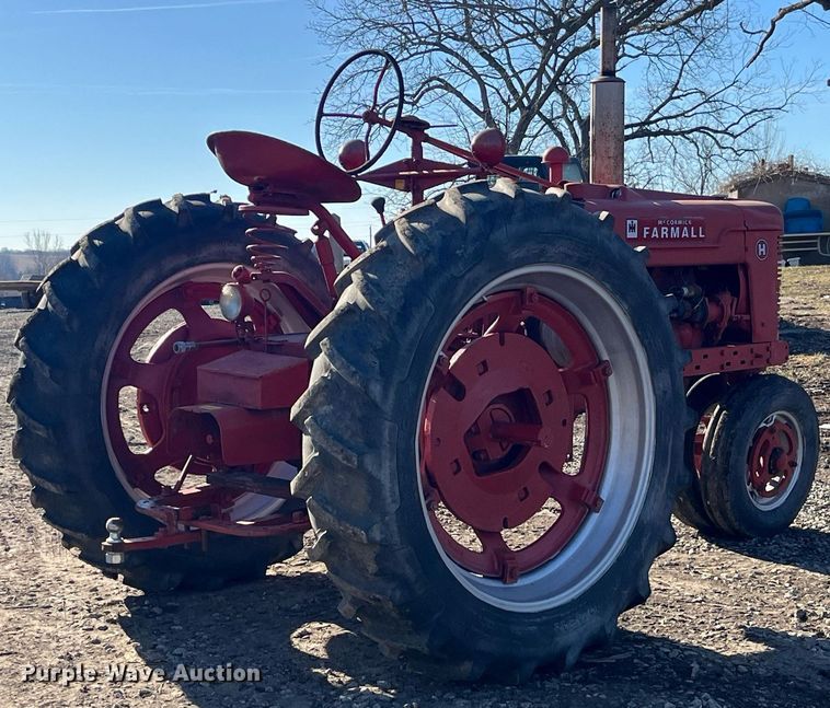 image for item LD9973 1951 International Harvester H tractor