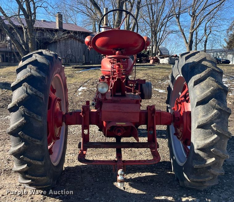 image for item LD9973 1951 International Harvester H tractor