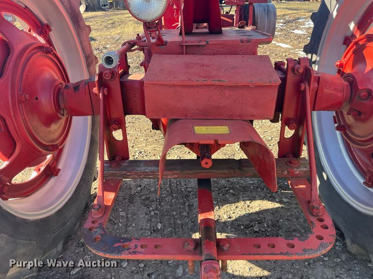 image for item LD9973 1951 International Harvester H tractor