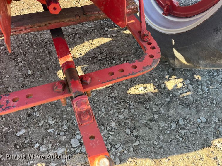 image for item LD9973 1951 International Harvester H tractor