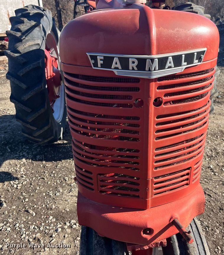 image for item LD9973 1951 International Harvester H tractor