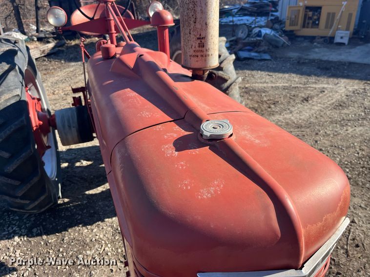 image for item LD9973 1951 International Harvester H tractor