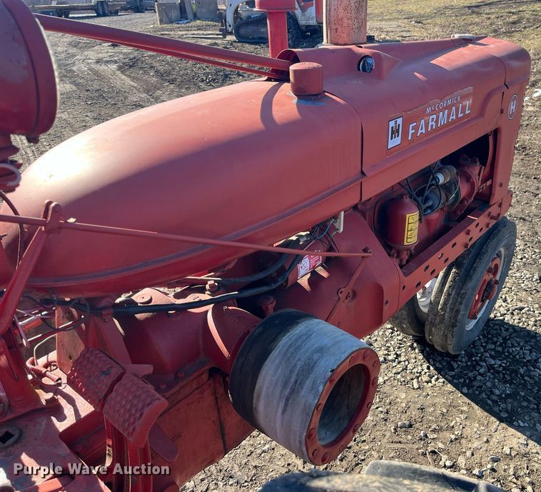 image for item LD9973 1951 International Harvester H tractor