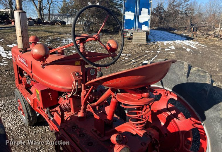 image for item LD9973 1951 International Harvester H tractor