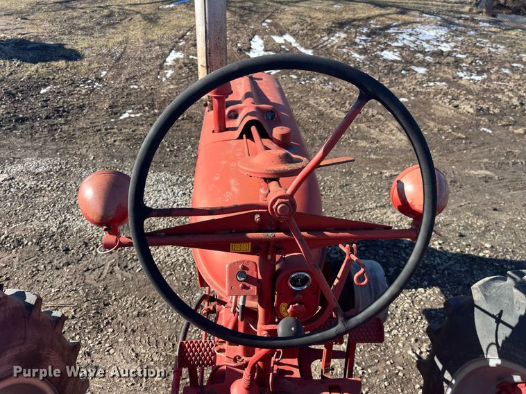 image for item LD9973 1951 International Harvester H tractor