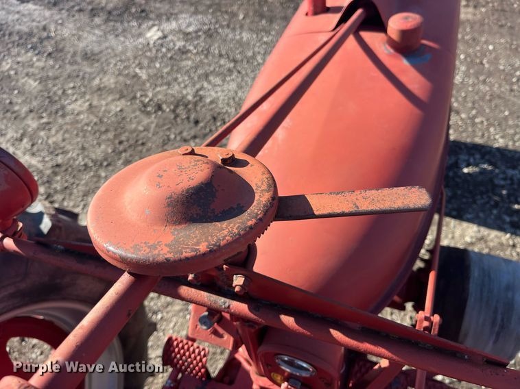 image for item LD9973 1951 International Harvester H tractor