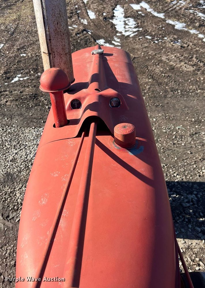 image for item LD9973 1951 International Harvester H tractor