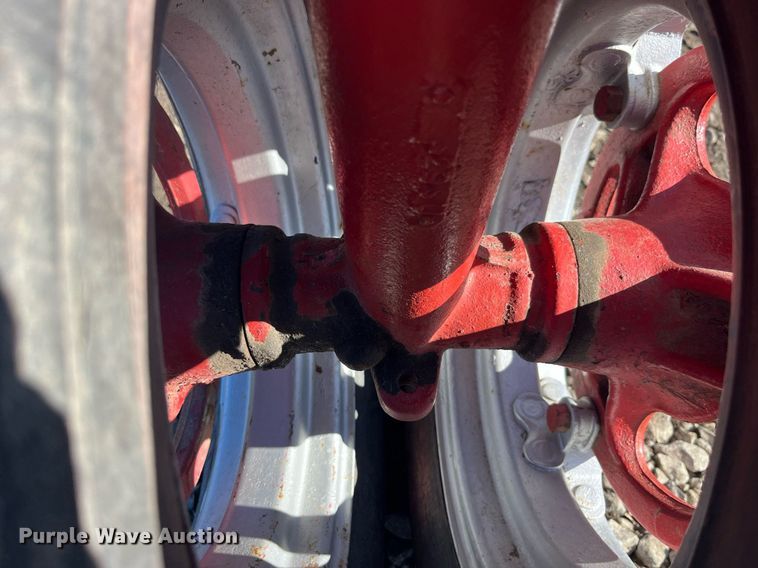 image for item LD9973 1951 International Harvester H tractor