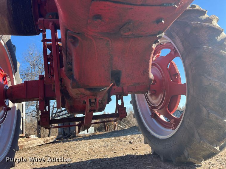 image for item LD9973 1951 International Harvester H tractor