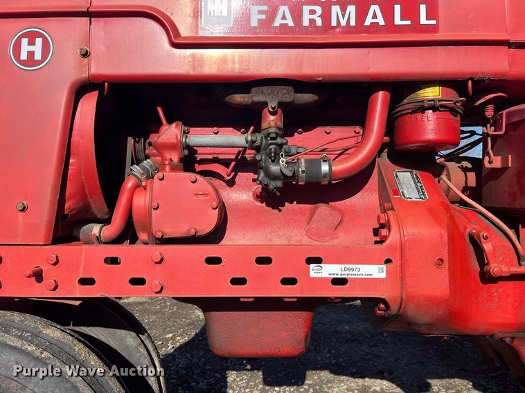 image for item LD9973 1951 International Harvester H tractor