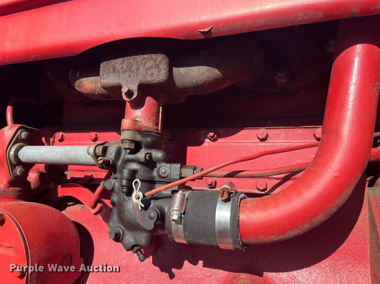 image for item LD9973 1951 International Harvester H tractor