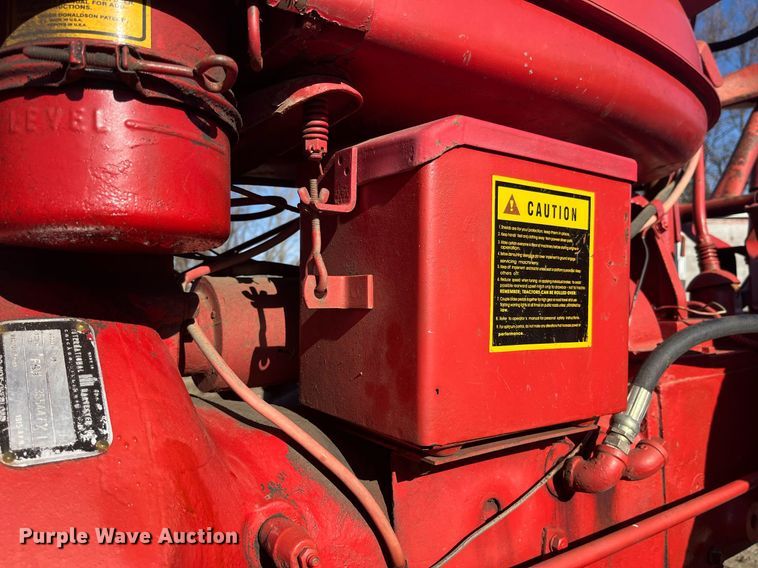 image for item LD9973 1951 International Harvester H tractor