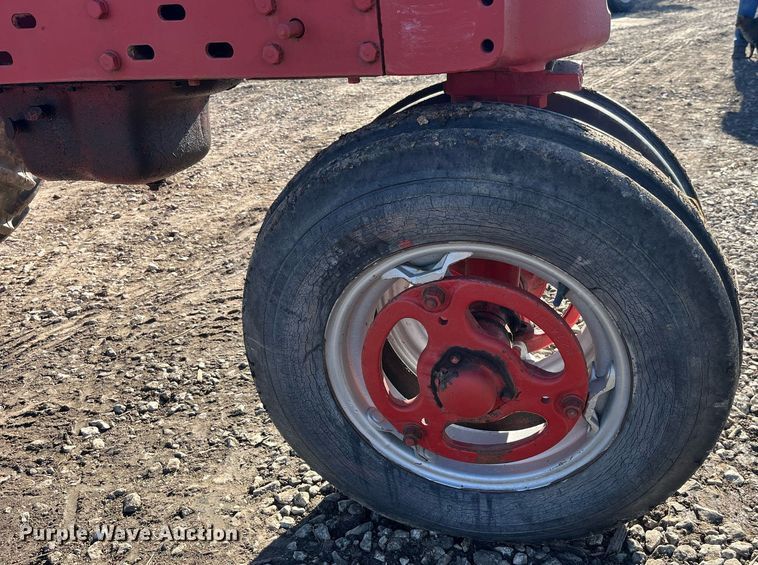 image for item LD9973 1951 International Harvester H tractor