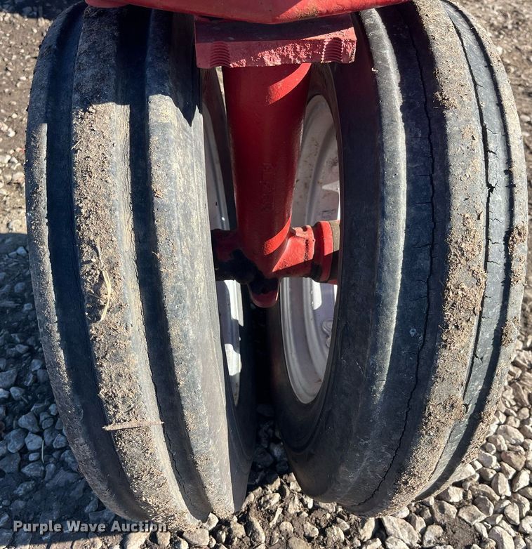 image for item LD9973 1951 International Harvester H tractor