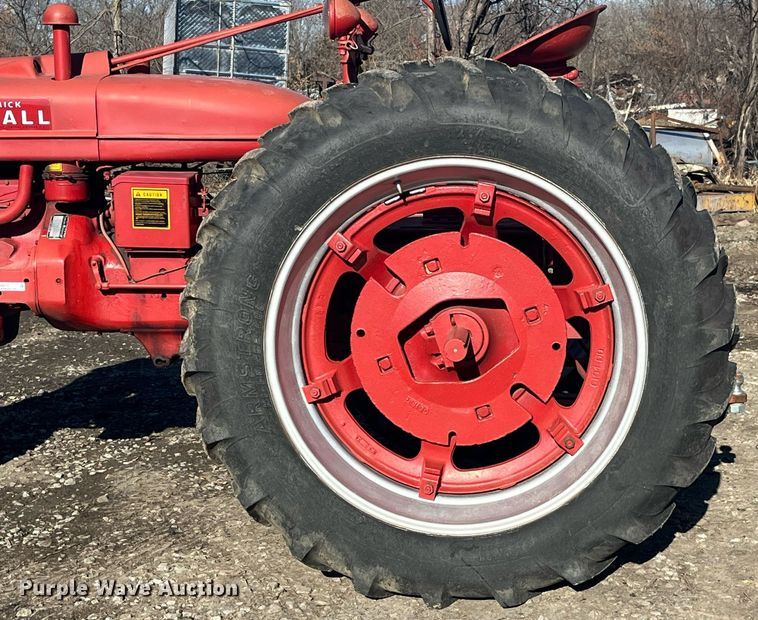 image for item LD9973 1951 International Harvester H tractor