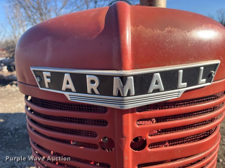 image for item LD9973 1951 International Harvester H tractor