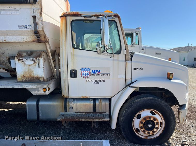 image for item LD9984 2002 Freightliner  FL80 fertilizer delivery truck