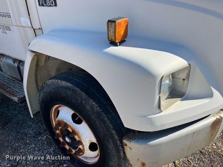 image for item LD9984 2002 Freightliner  FL80 fertilizer delivery truck