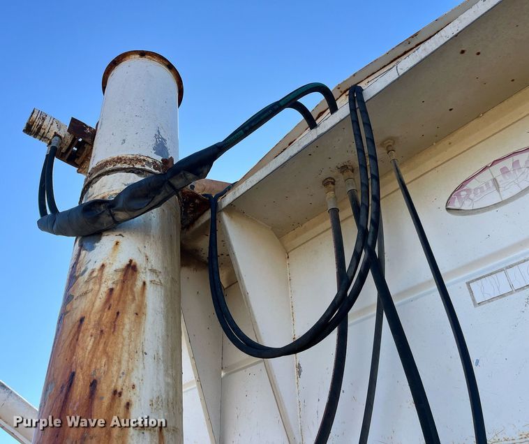 image for item LD9984 2002 Freightliner  FL80 fertilizer delivery truck