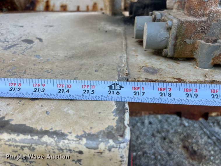 image for item LD9984 2002 Freightliner  FL80 fertilizer delivery truck