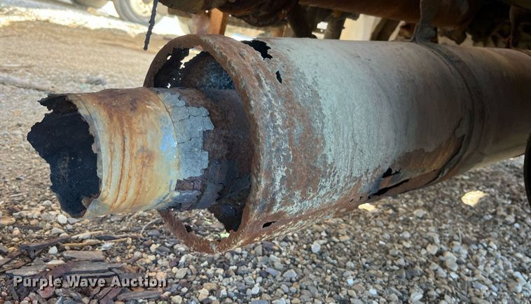 image for item LD9984 2002 Freightliner  FL80 fertilizer delivery truck