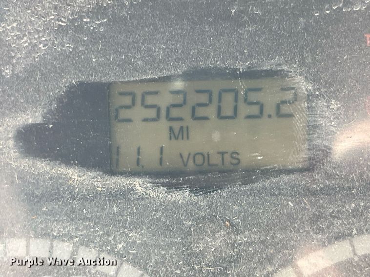 image for item LD9984 2002 Freightliner  FL80 fertilizer delivery truck