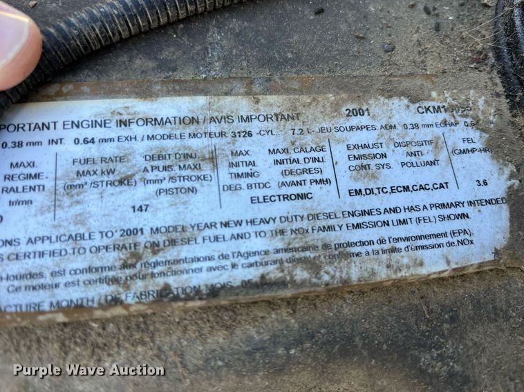 image for item LD9984 2002 Freightliner  FL80 fertilizer delivery truck