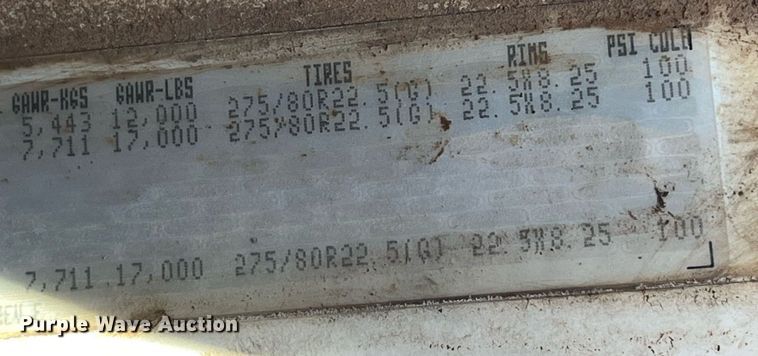 image for item LD9984 2002 Freightliner  FL80 fertilizer delivery truck